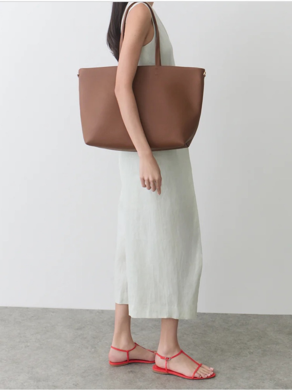 Cuyana Classic Easy Zipper Tote - Caramel Brown